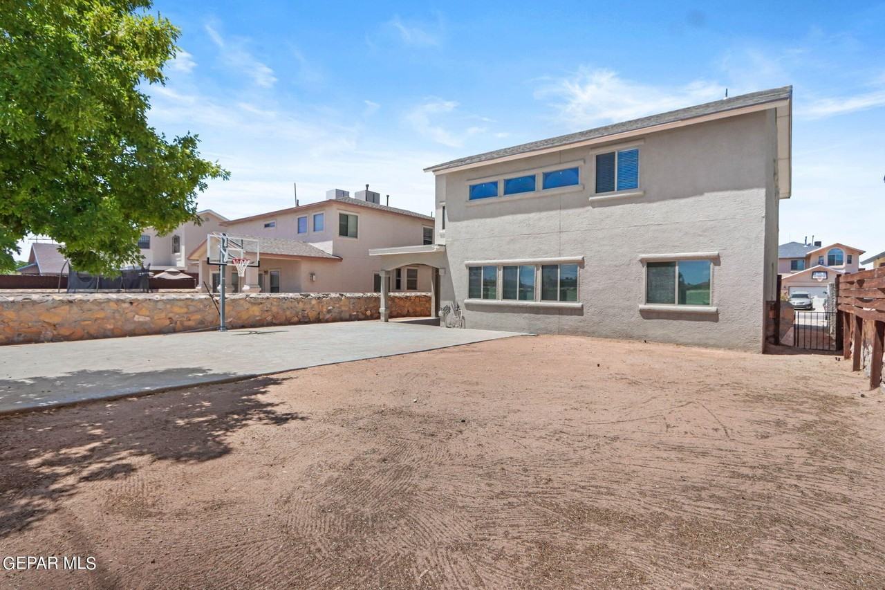 3008 Tierra Cuervo Dr - Photo 5 of 42