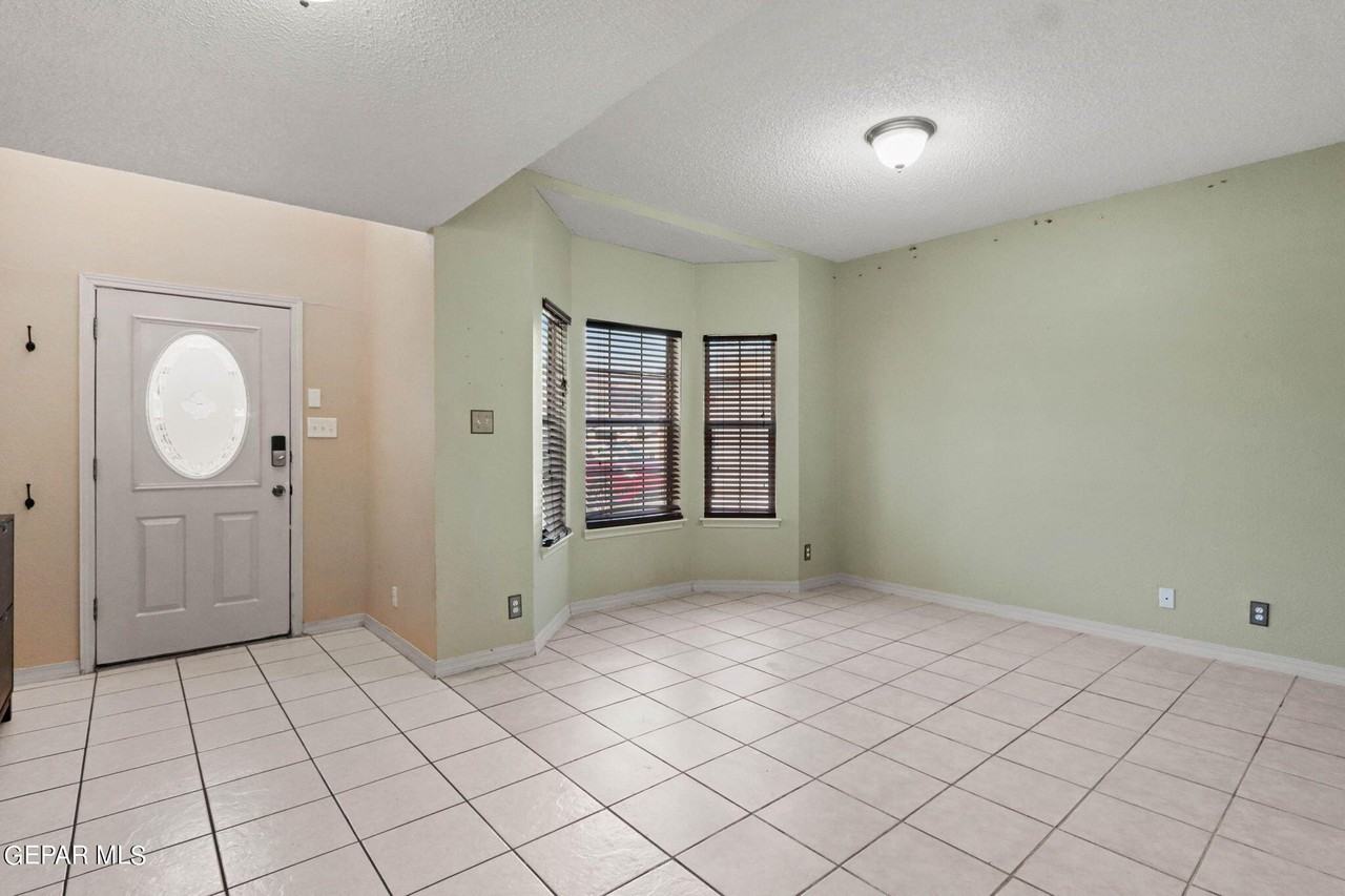 3008 Tierra Cuervo Dr - Photo 6 of 42