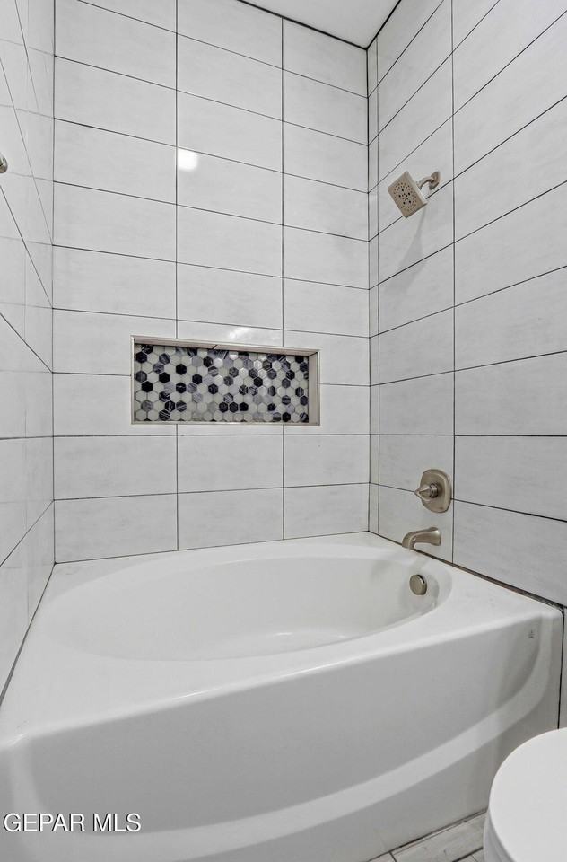 13110 Emerald Isle St - Photo 6 of 37