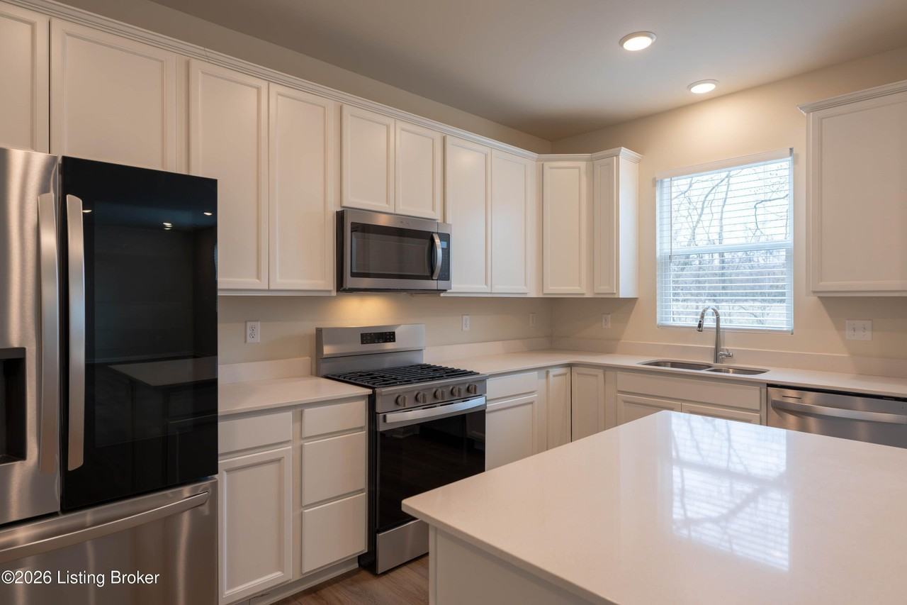 2023 Lyndon Green Cir - Photo 3 of 35