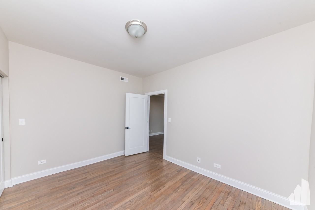 3409 W Fullerton Ave #3409-3A - Photo 7 of 10