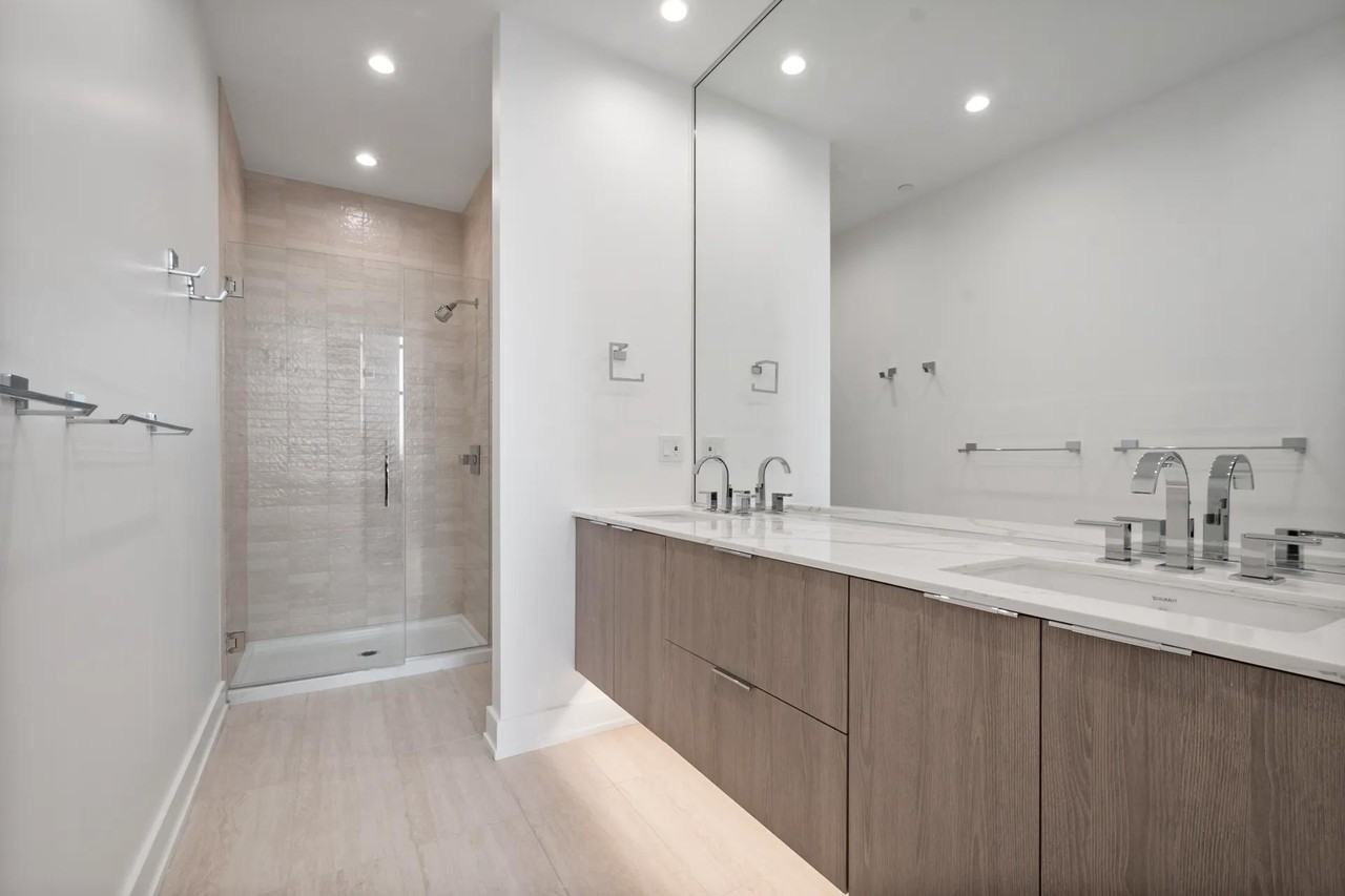 728 Waukegan Rd #201 - Photo 6 of 19