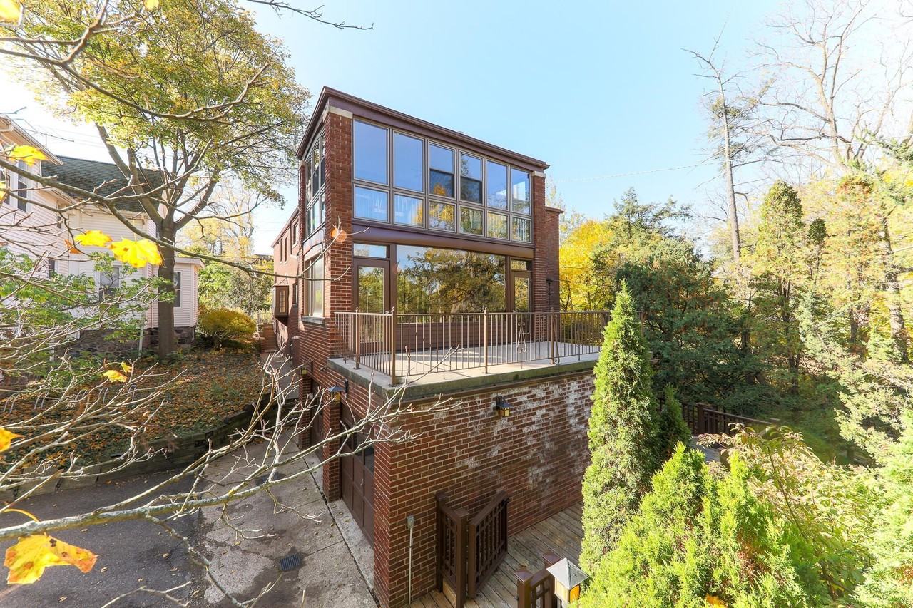 1913 Geddes Ave - Photo 4 of 21