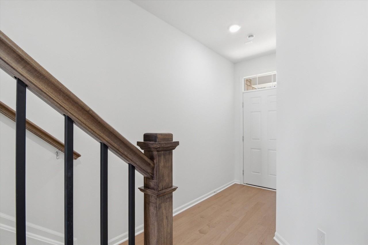 5604 Corgi Dr - Photo 5 of 31