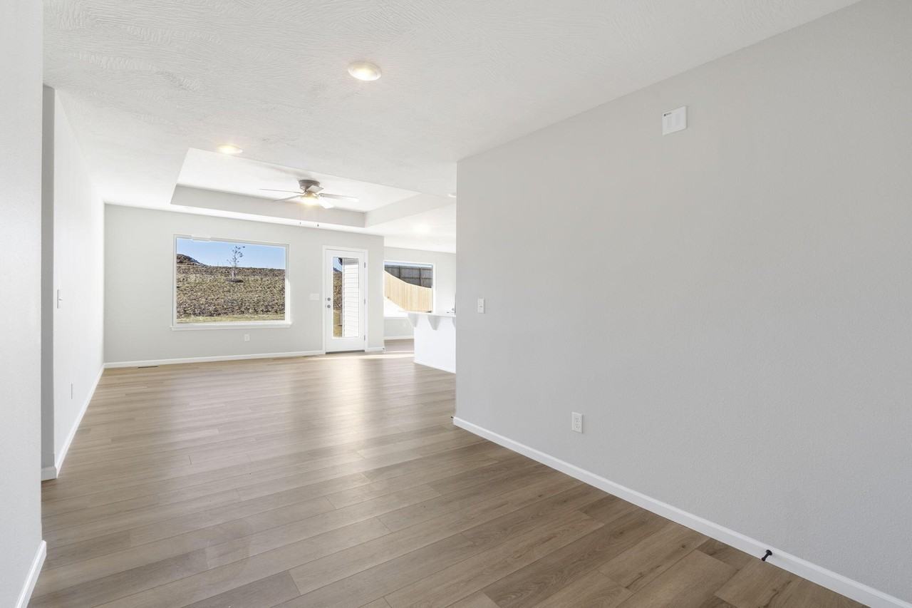 2015 S Edgewood Ct - Photo 4 of 28