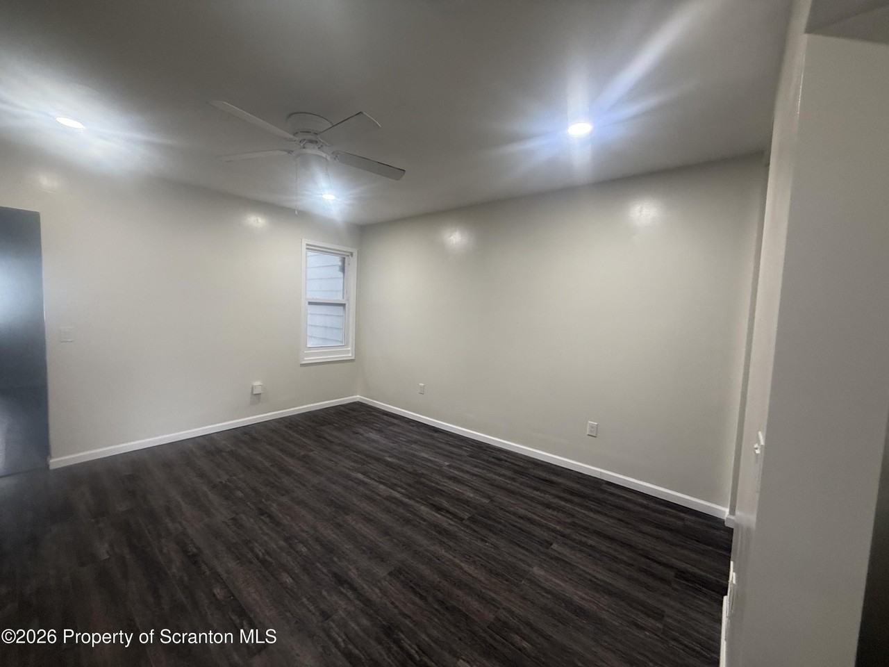 216 Horton St - Photo 4 of 11