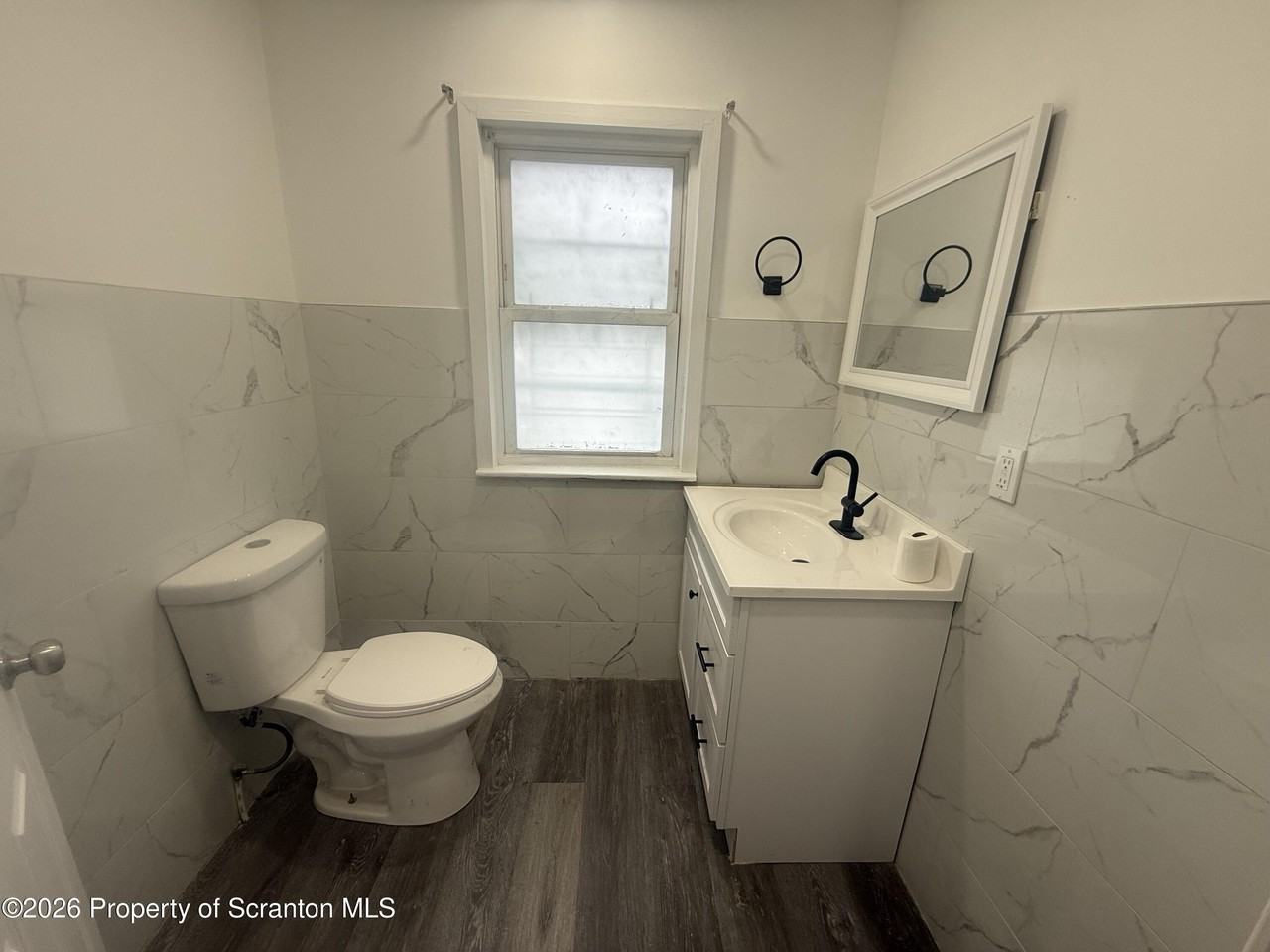 216 Horton St - Photo 6 of 11