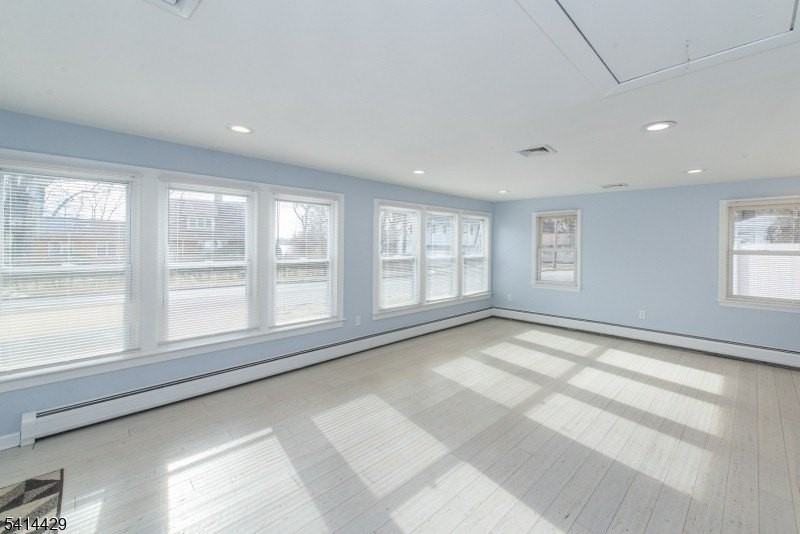 315 Lake Shore Dr - Photo 4 of 21