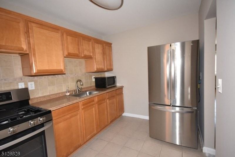 65 Knox Ter Apt 1b #1B - Photo 3 of 11