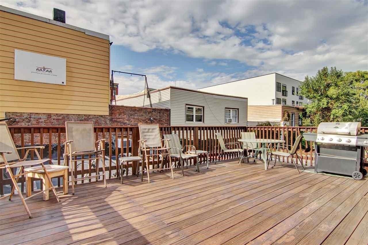 600 Grand St #2 - Photo 3 of 16