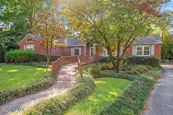 1607 Oaklawn Ave - Photo 2 of 48