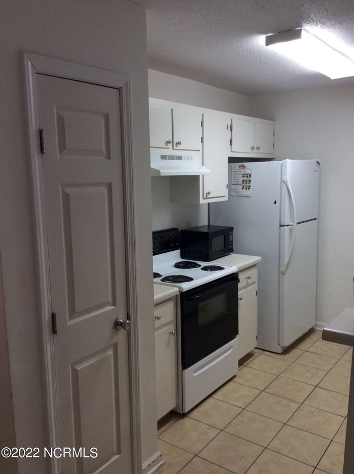 119 Jerrett Ln - Photo 2 of 13