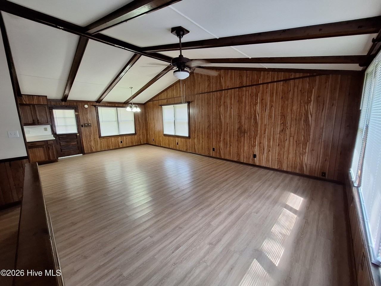 142 Florida Park Rd - Photo 3 of 14