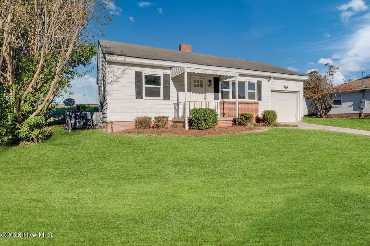 300 E 15th St - Photo 2 of 29