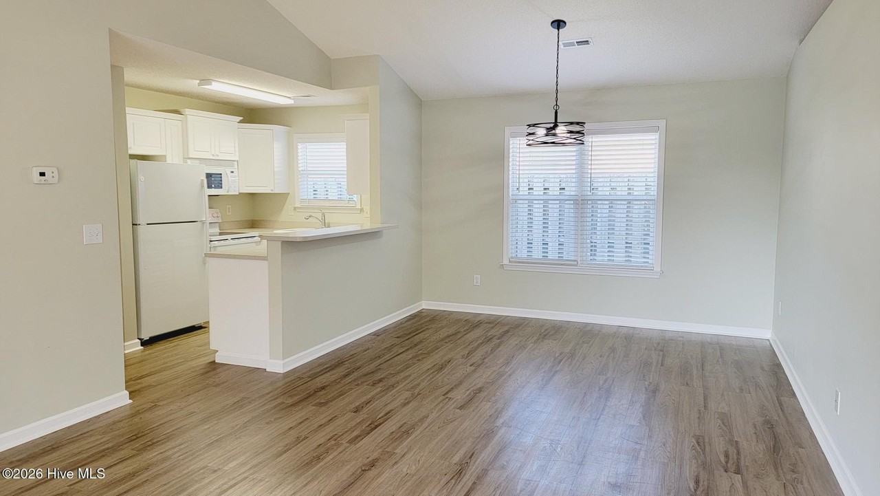 1226 Beamon Ln - Photo 5 of 22