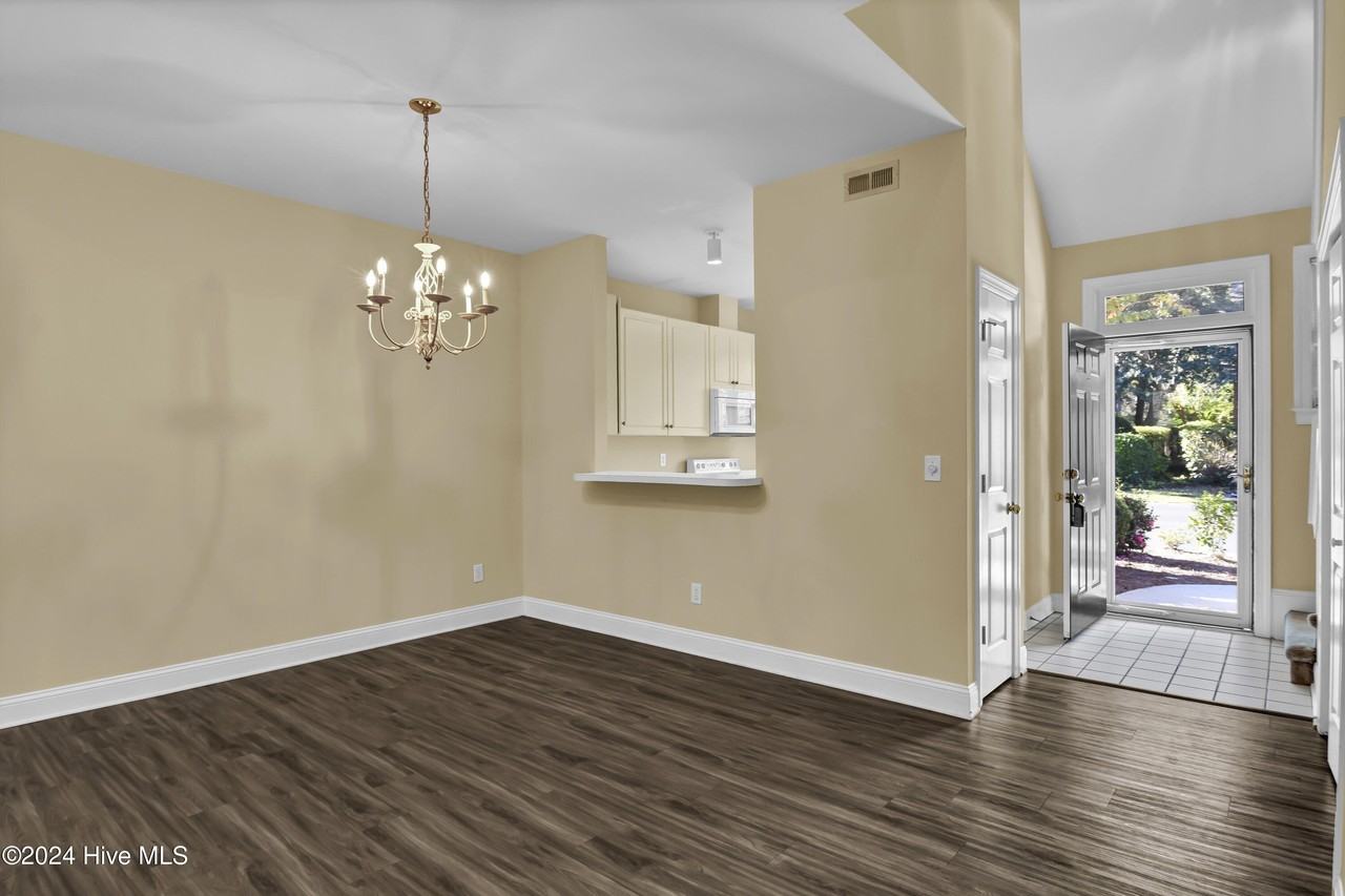 233 Racine Dr Unit 37 - Photo 7 of 28