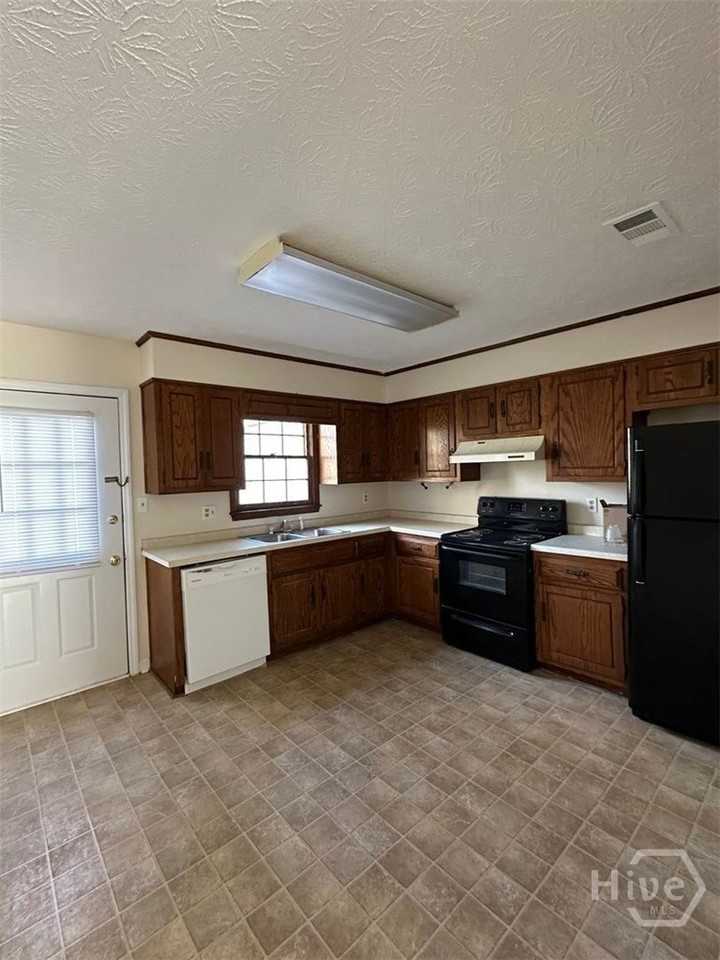 1192 Mars Hill Rd - Photo 4 of 19