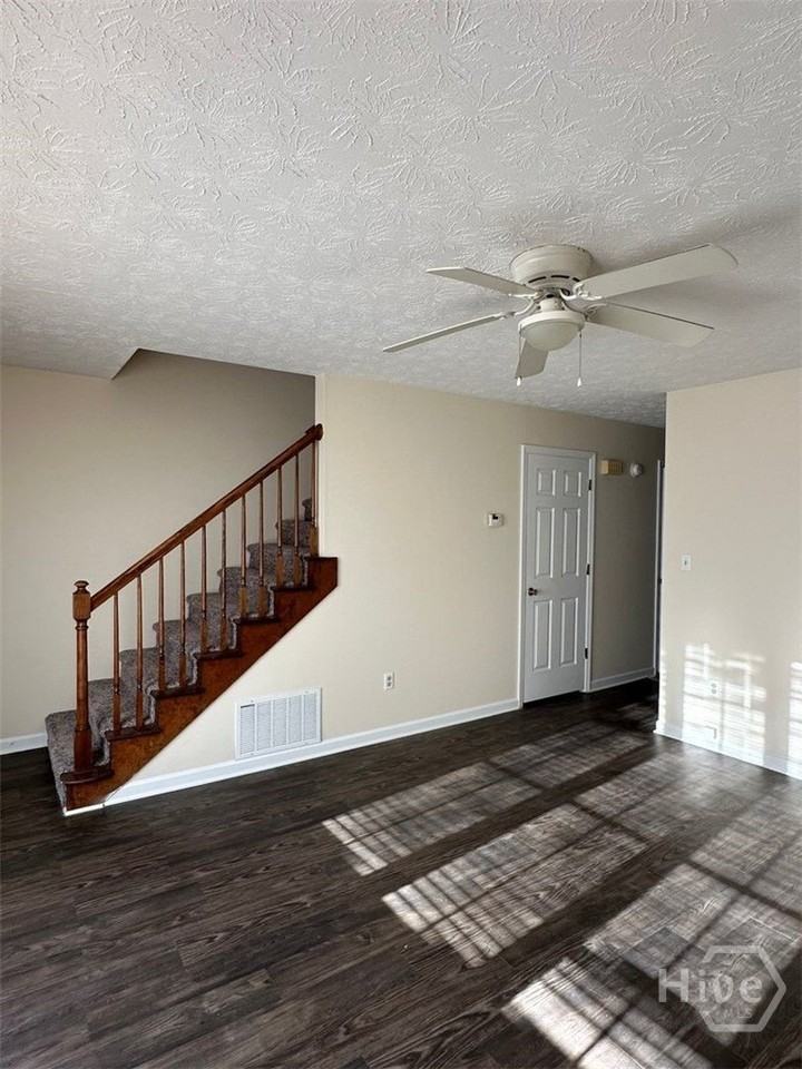 1192 Mars Hill Rd - Photo 5 of 19