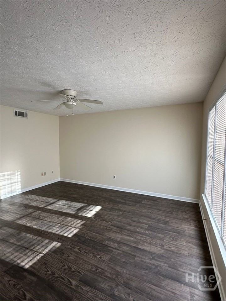 1192 Mars Hill Rd - Photo 7 of 19