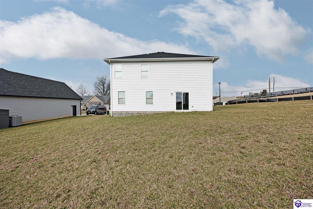 104 Summit Creek Dr - Photo 4 of 30