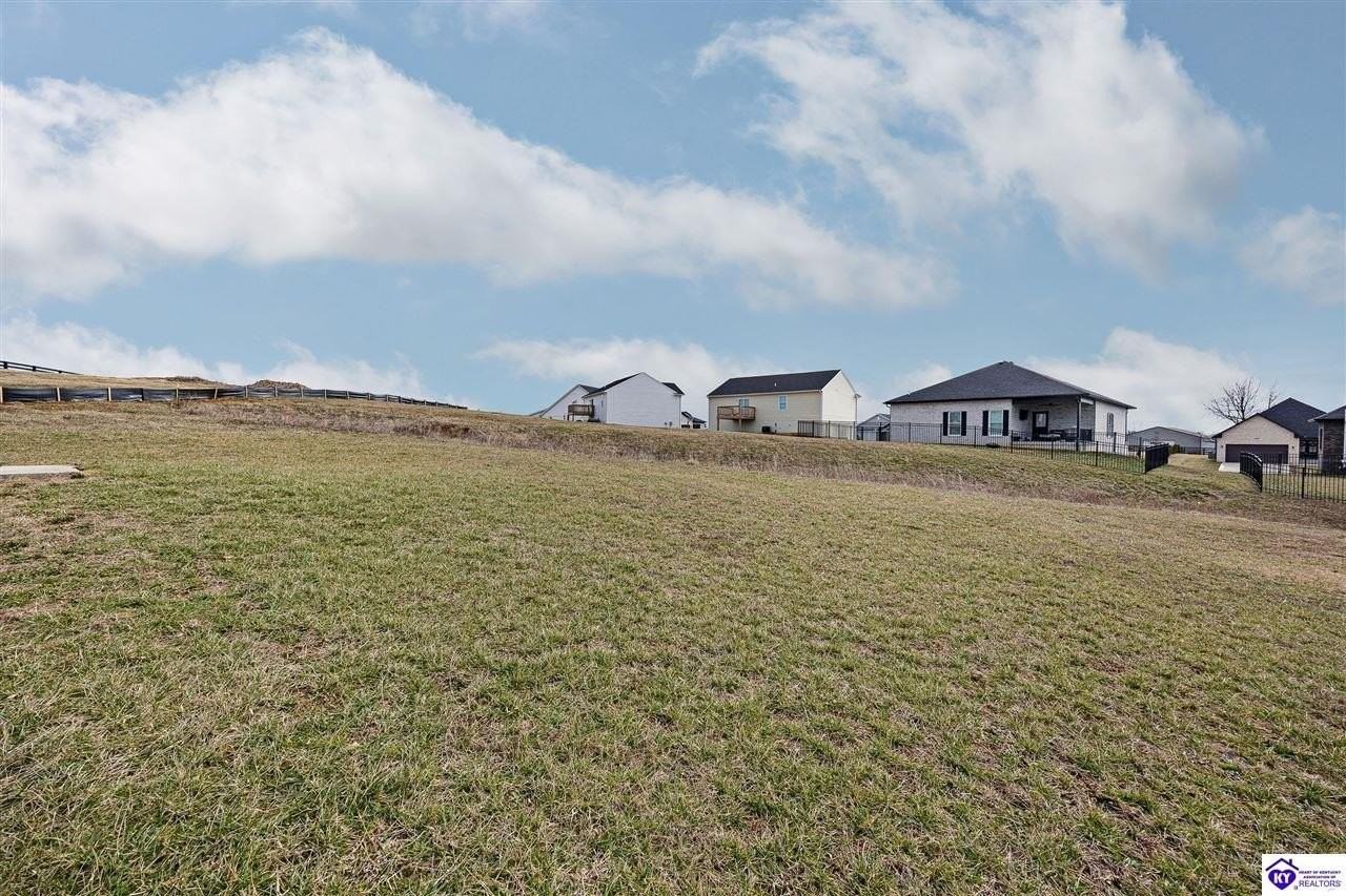 104 Summit Creek Dr - Photo 5 of 30