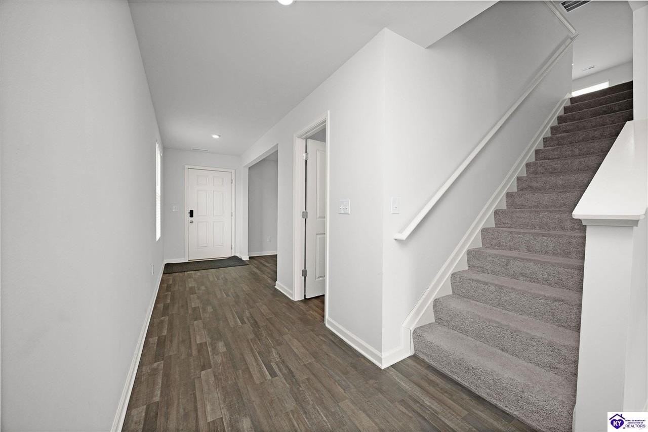 104 Summit Creek Dr - Photo 6 of 30