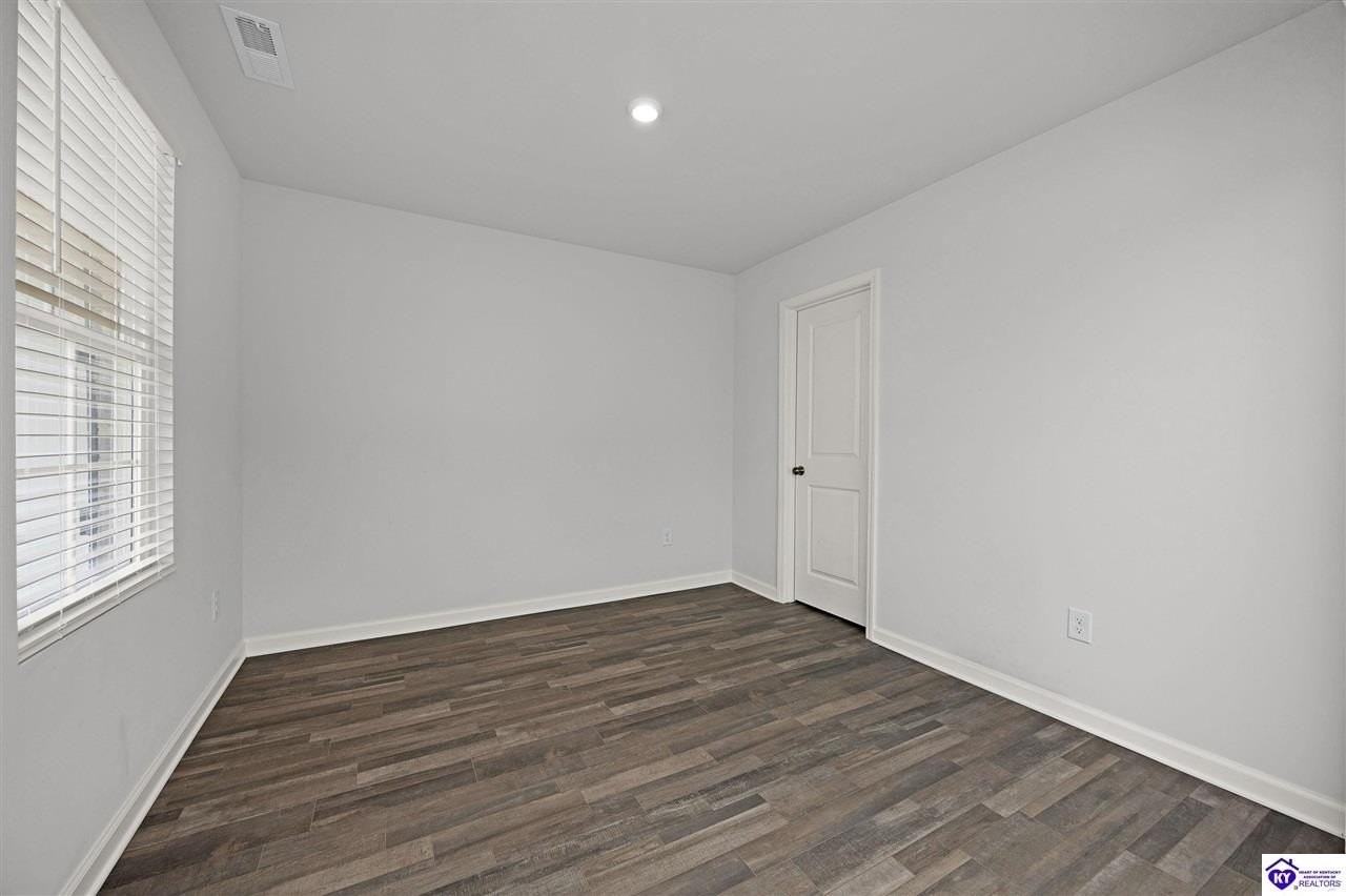 104 Summit Creek Dr - Photo 7 of 30