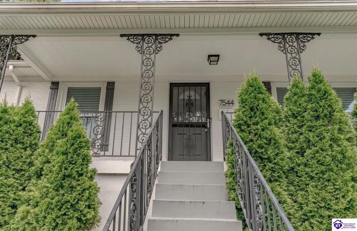 7544 Merlyn Cir - Photo 2 of 27