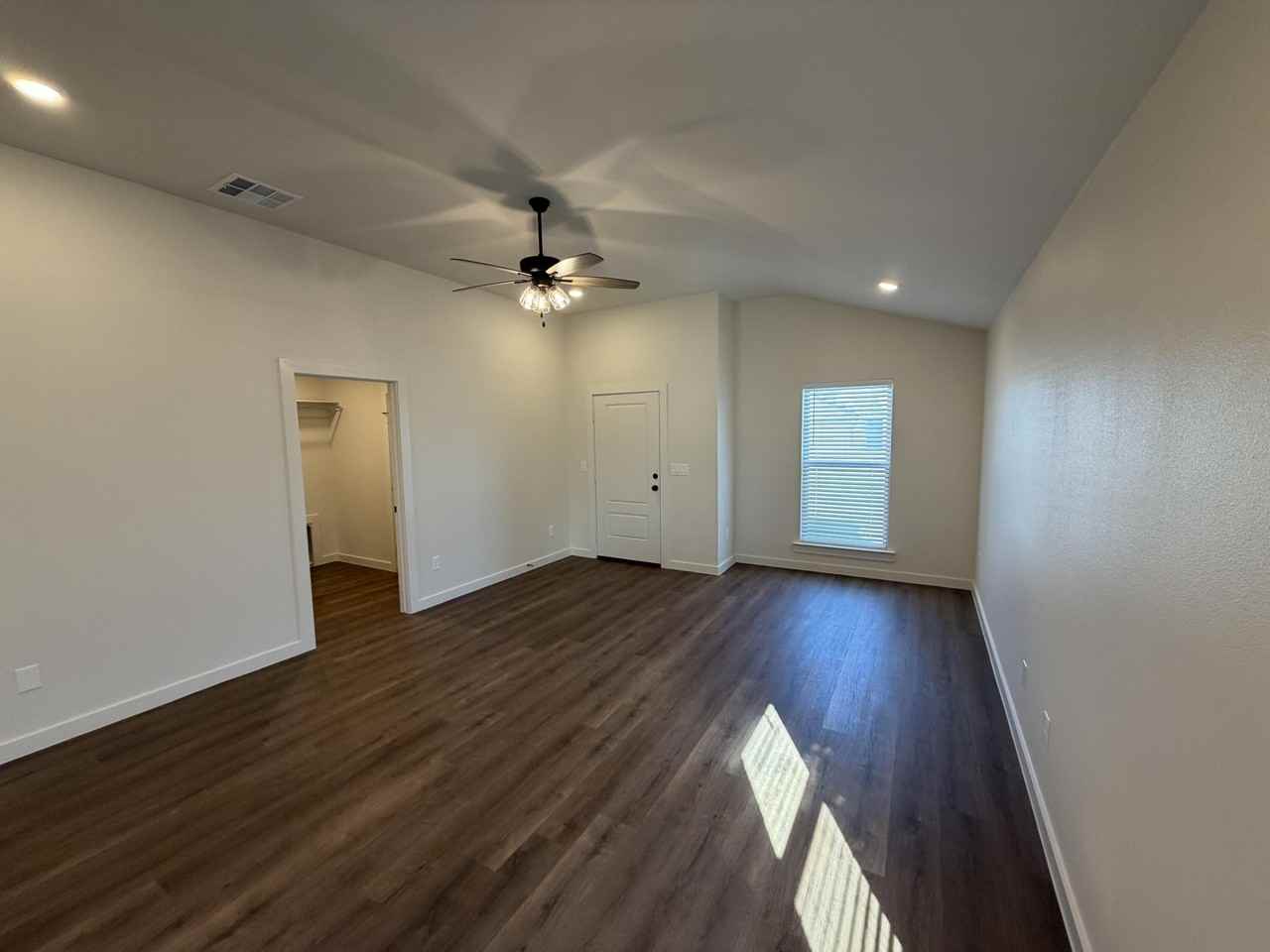 3017 139th St - Photo 3 of 14