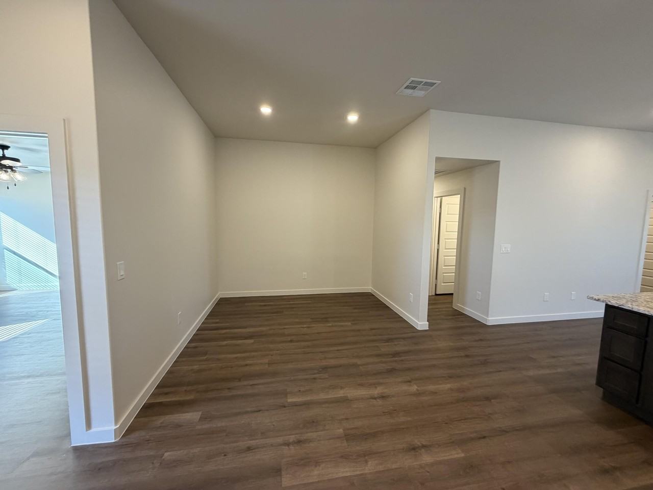 3017 139th St - Photo 6 of 14