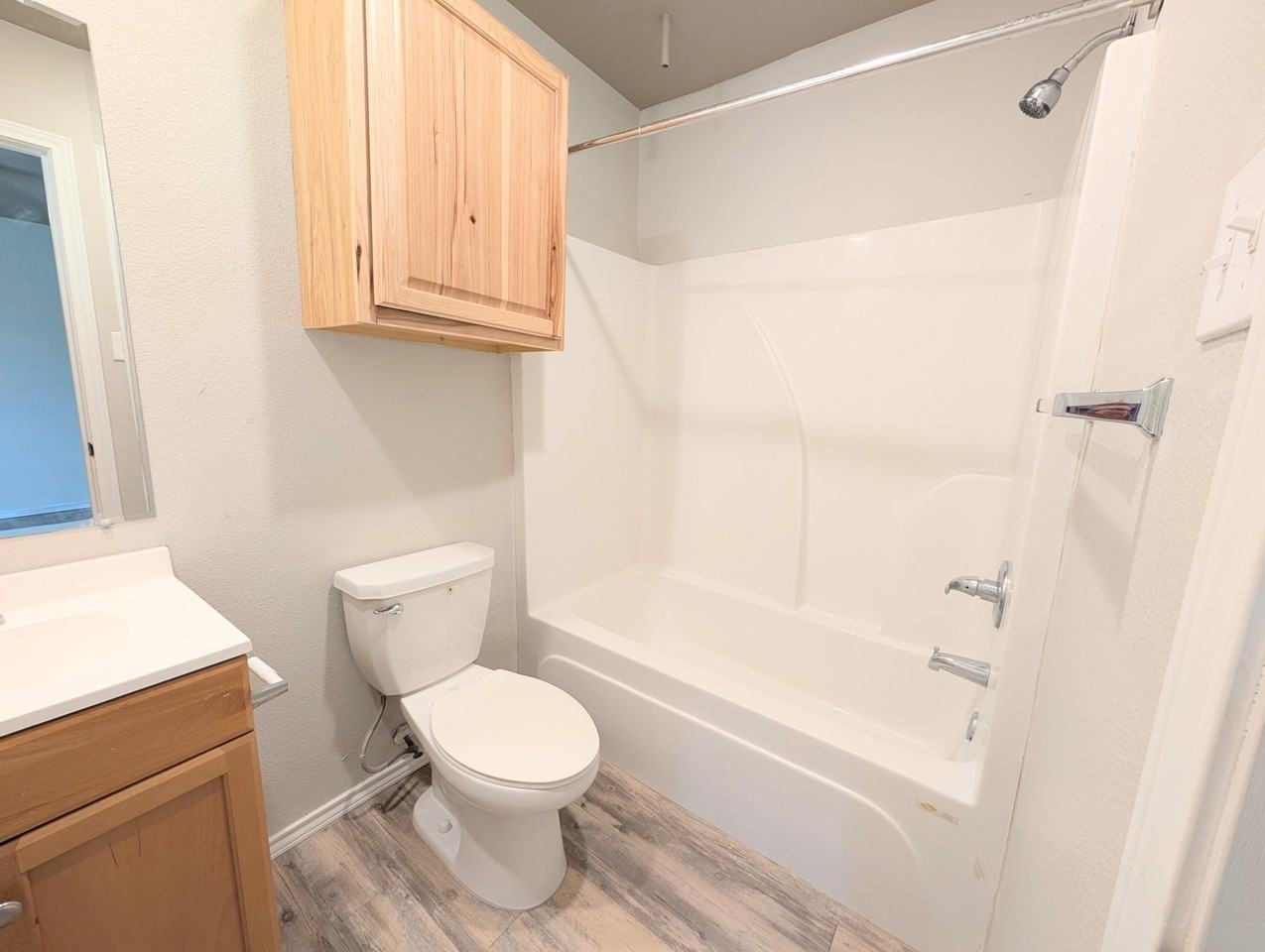 2206 E Main St - Photo 2 of 11