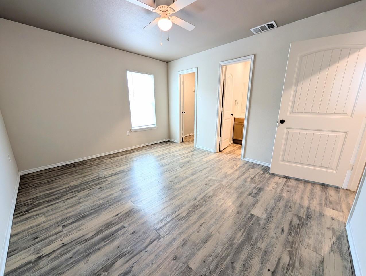 2206 E Main St - Photo 3 of 11