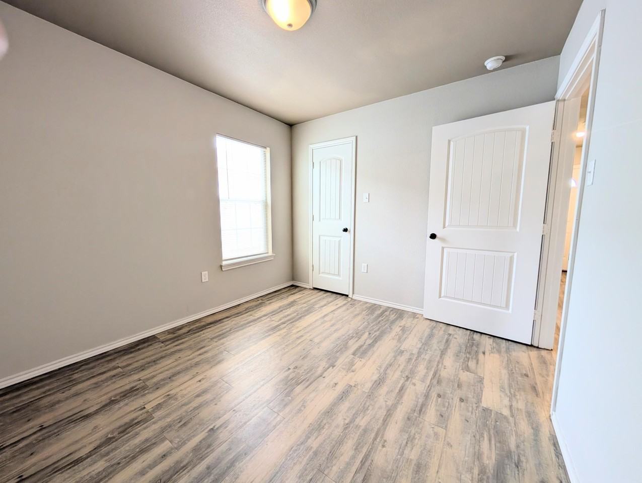 2206 E Main St - Photo 5 of 11