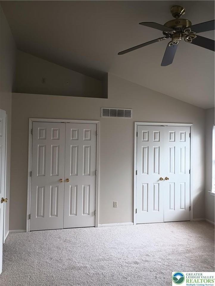 1590 Pinewind Dr - Photo 3 of 8