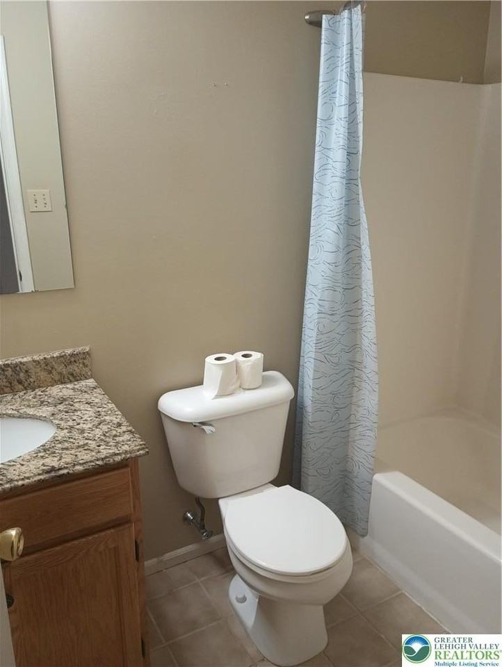 1590 Pinewind Dr - Photo 6 of 8