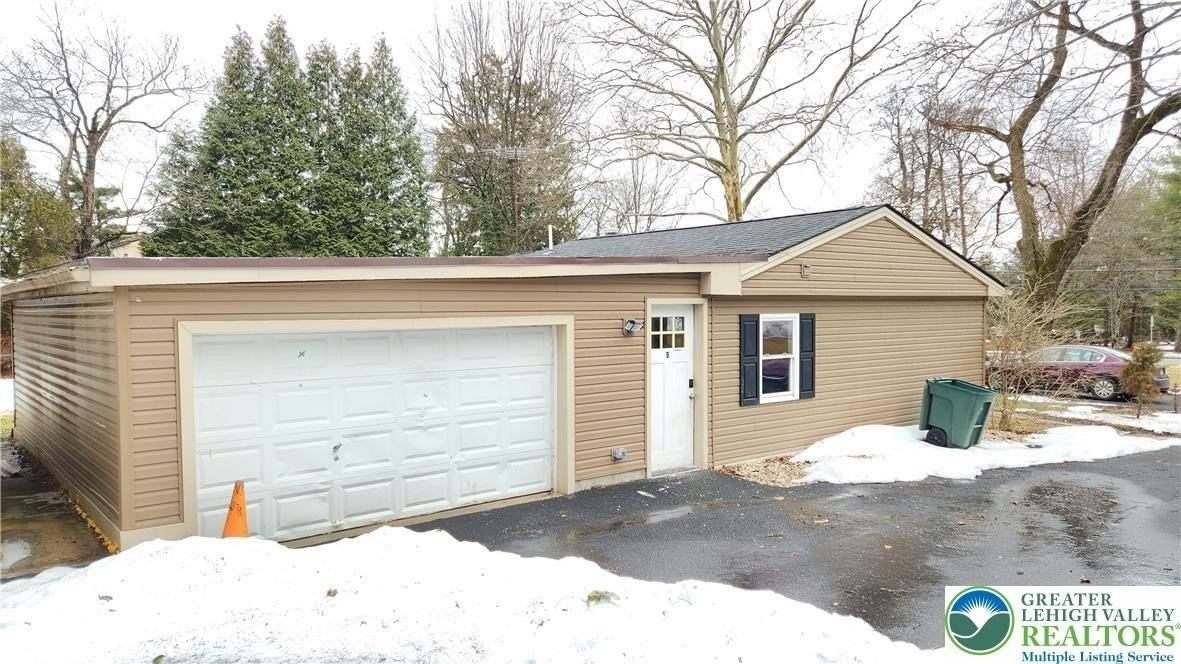 3453 Lanark Rd Unit B - Photo 2 of 16