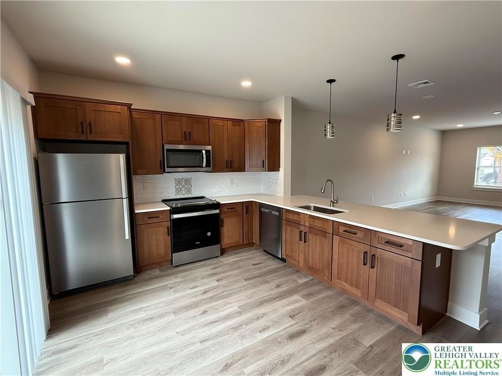 960 Hilton St - Photo 4 of 16