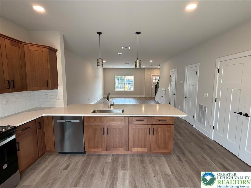 960 Hilton St - Photo 5 of 16