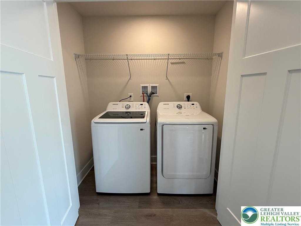 960 Hilton St - Photo 6 of 16