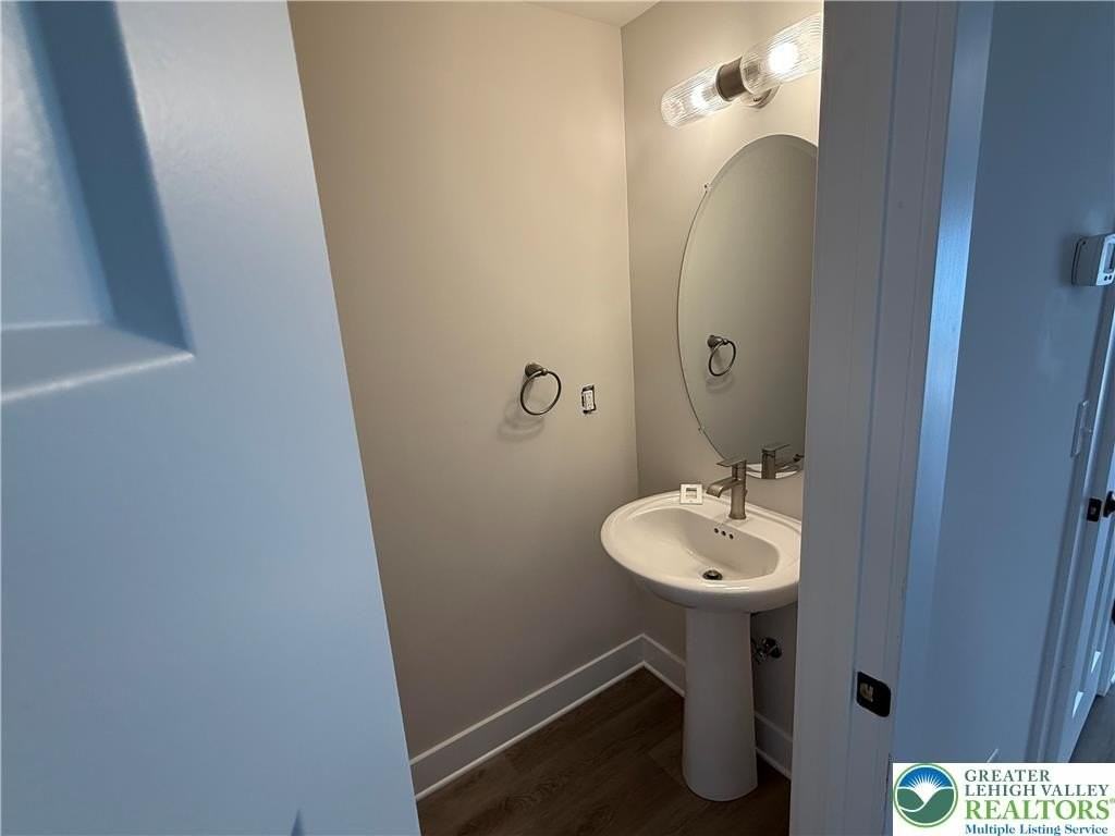 960 Hilton St - Photo 7 of 16