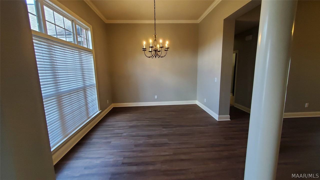 9765 Helmsley Cir - Photo 4 of 27