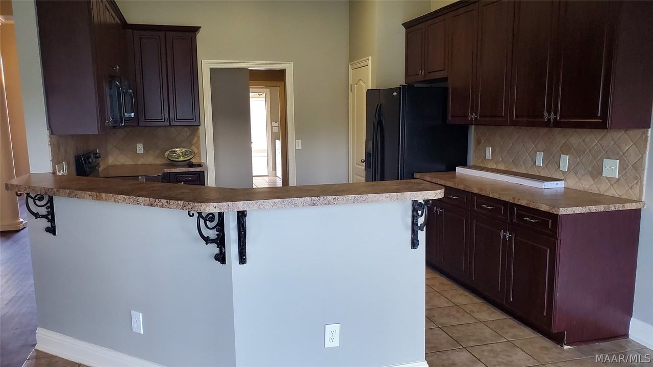 9765 Helmsley Cir - Photo 6 of 27