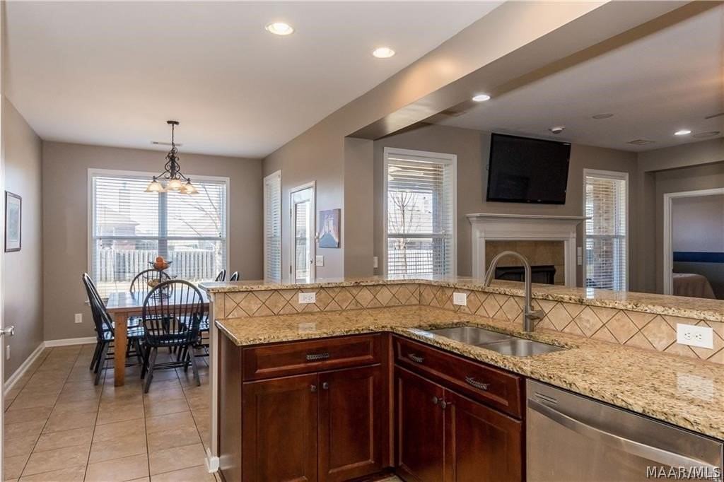 9217 Springwood Ct - Photo 6 of 47