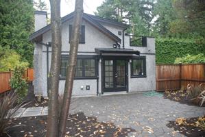 featured image of Drummond Dr & W 4th Ave