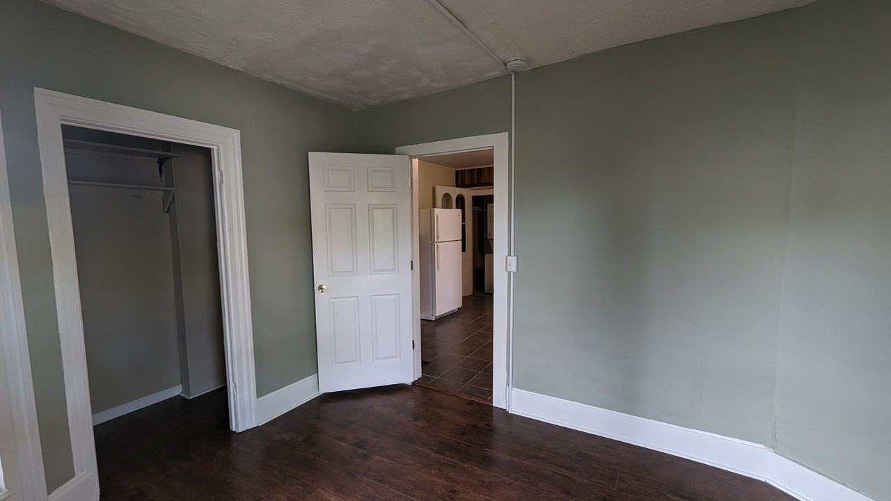 661 E Main St #A - Photo 5 of 8