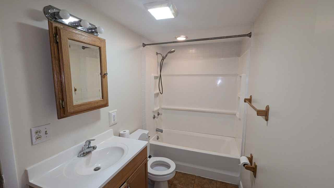 661 E Main St #A - Photo 7 of 8