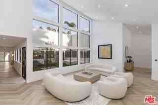 624 N Beverly Dr - Photo 3 of 8