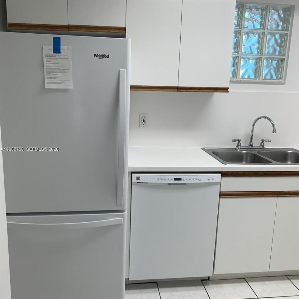 9156 Collins Ave #204 - Photo 5 of 17