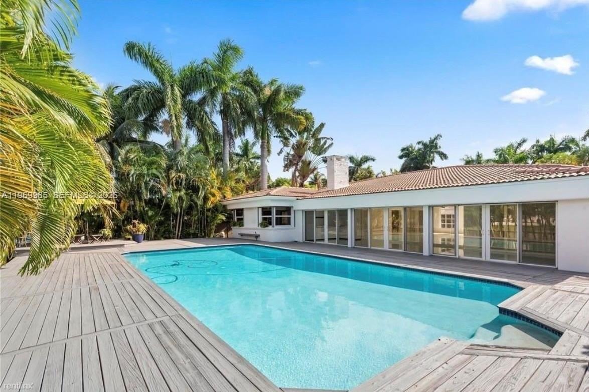 1025 Belle Meade Island Dr - Photo 2 of 28