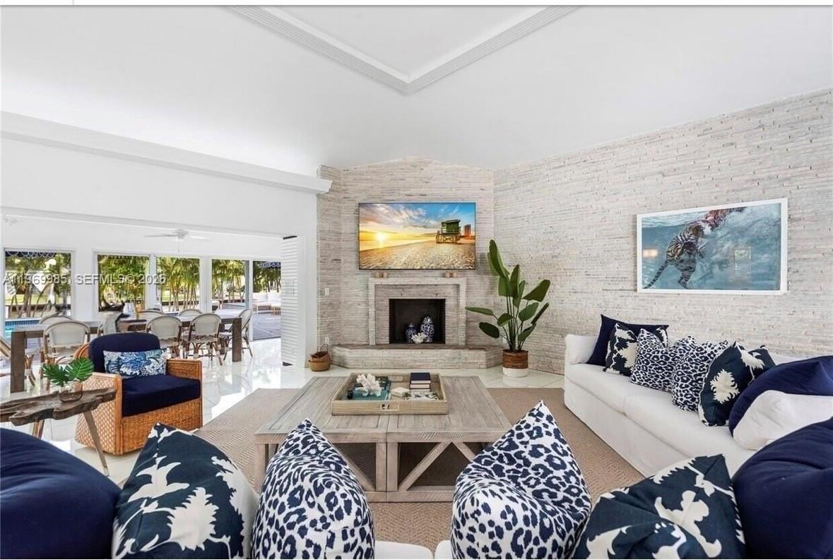 1025 Belle Meade Island Dr - Photo 5 of 28